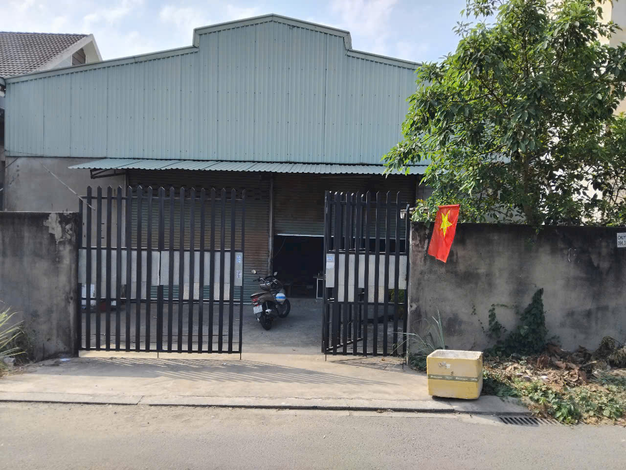 Bán nhà xưởng (15x50) HXT đường Thạnh Lộc 41, Quận 12 (ngay cầu Năm Bậu) - Ảnh chính