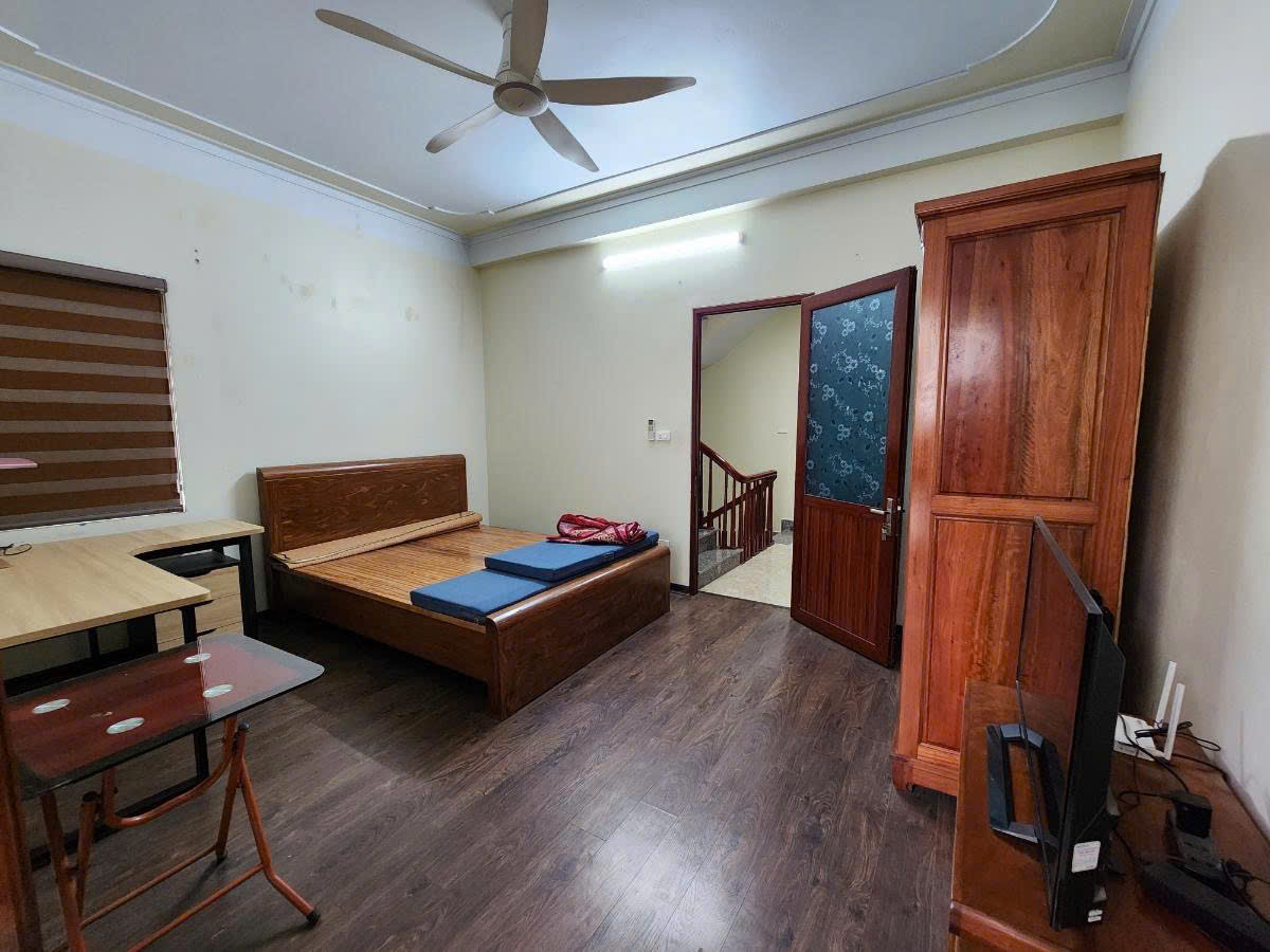 Nhà xây 10 năm mặt phố Hoàng Cầu - Lô góc - Mặt tiền rộng 6m - Ô tô thoải mái vào nhà - Ảnh 3