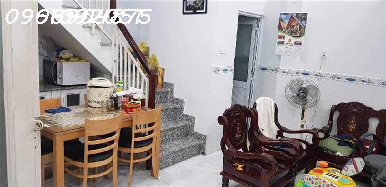 Bán nhà Đường Bến Nghé, Quận 7, 2 tầng, 28,8m2, cách 50m ra đường lớn, nhỉnh 2 tỷ - Ảnh 1