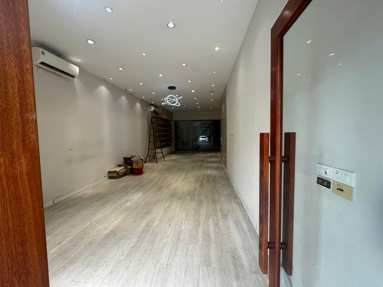 CHO THUÊ MBKD TẦNG 1 VICOM LÊ THÁNH TÔNG, PHƯỜNG MÁY TƠ, QUẬN NGÔ QUYỀN, HẢI PHÒNG - Ảnh 2