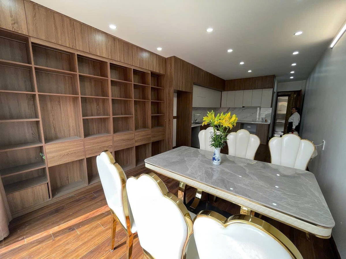 Bán Nhà Phân Lô Hoàng Quốc Việt, Cầu Giấy 48m² x 6T Thang Máy Gara ô tô chỉ 15.8 Tỷ - Ảnh 2
