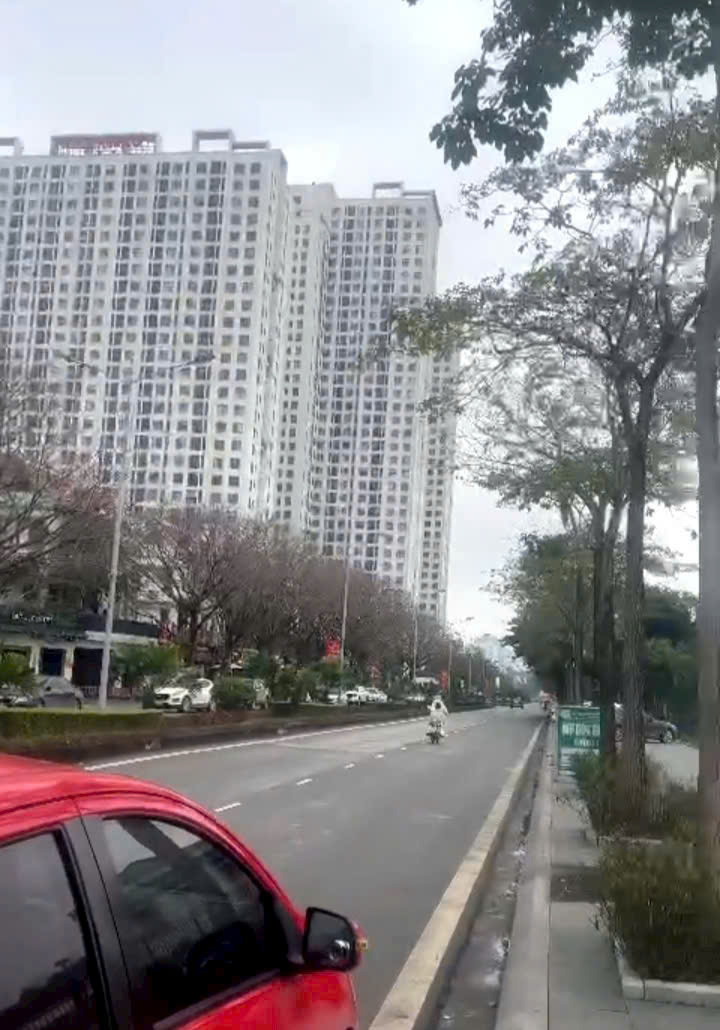 Cho thuê lâu dài biệt thự Thành Phố Giao Lưu, 368m2, 4 tầng, view hồ, kinh doanh đỉnh - Ảnh 3