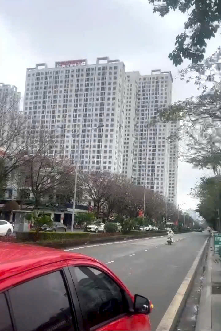 Cho thuê lâu dài biệt thự Thành Phố Giao Lưu, 368m2, 4 tầng, view hồ, kinh doanh đỉnh - Ảnh 2