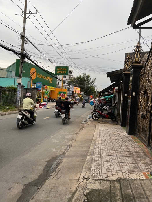 BÁN NHÀ DIỆN TÍCH KHỦNG  - 79 M2 - GẦN  QL1A - SÁT TRƯỜNG CHINH - CHỈ 37 TR/M2 - Ảnh 1