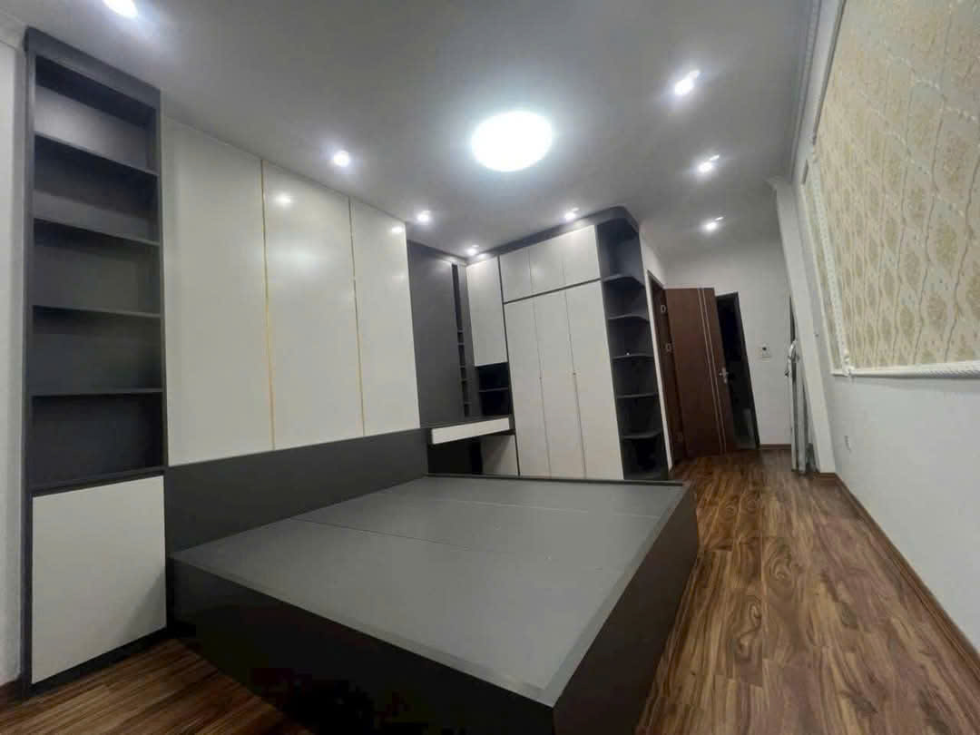 BÁN NHÀ LÔ GÓC ĐA SỸ – GẦN Ô TÔ – 2 MẶT THOÁNG XÂY MỚI 4,5 TẦNG - Ảnh 1