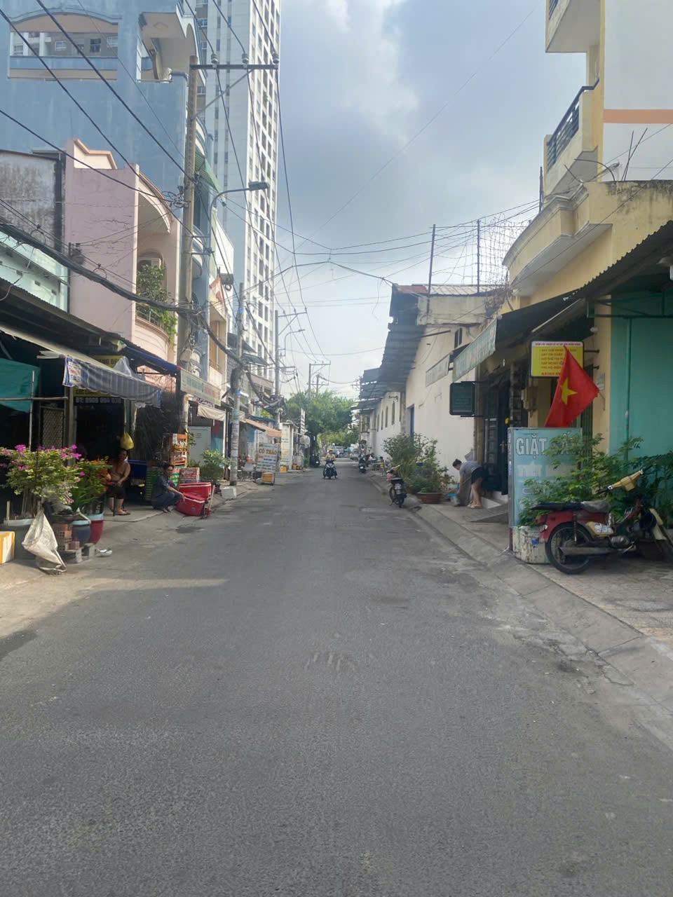 BÁN NHÀ 40M2, HÒA BÌNH, TÂN PHÚ, HẺM NHỰA 6M, Ô TÔ ĐỖ CỬA, NHỈNH 4 TỶ - Ảnh 1