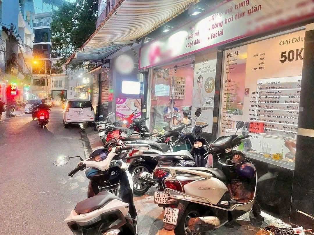 Sang Gấp Nhà Nguyên Căn Tọa lạc đường Phùng Văn Cung trung tâm quận Phú Nhuận, HCM - 46 triệu - Ảnh 1