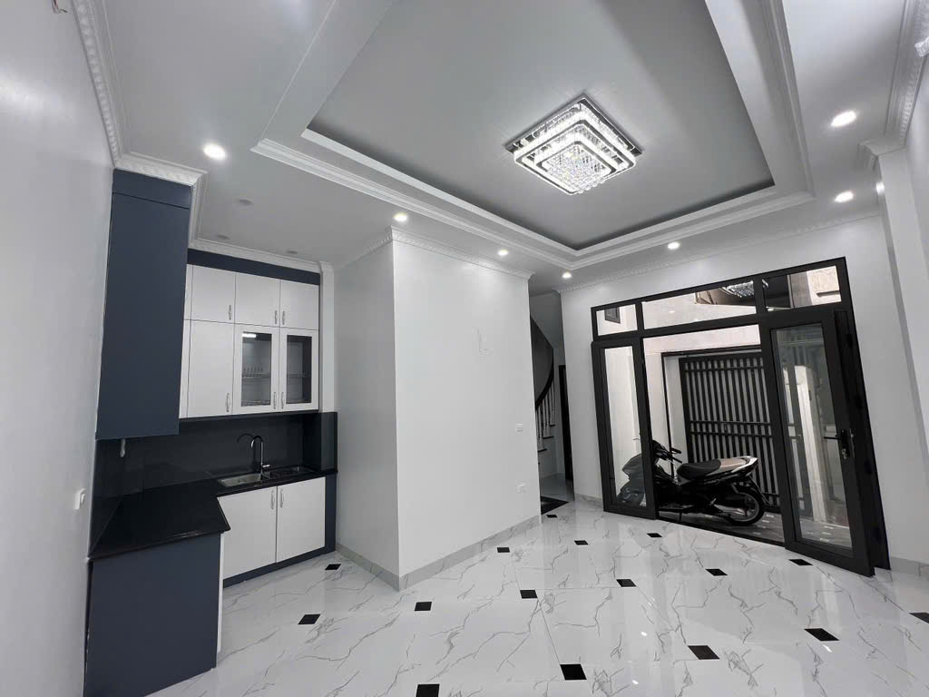 Bán nhà Phố Giảng Võ, Nhà Đẹp Ở Ngay, Thang Máy Xịn, 40mx5T, Giá: 8.7 Tỷ, Lh: 0396935190. - Ảnh 1
