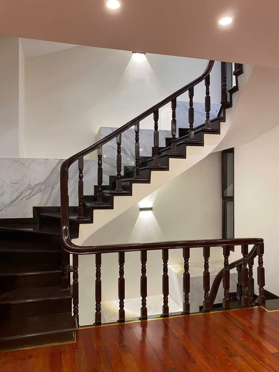 Cho thuê biệt thự Mỹ Đình 2 - Giá siêu rẻ chỉ 35 triệu/tháng - Ảnh 2