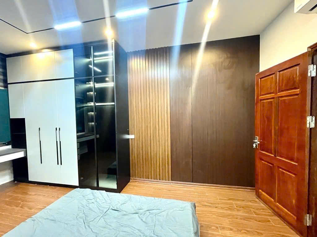 Phân lô ô tô qua nhà, mặt ngõ kinh doanh, Tây Sơn, Đống Đa, gần phố, ngõ thông, 32m x 5T, 8 tỷ - Ảnh 1