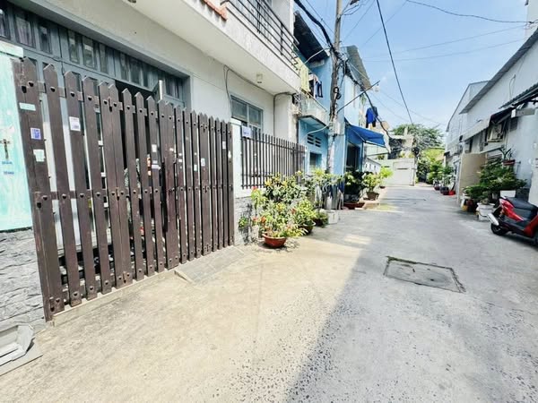 2P AEON MALL - 2 MẶT HẺM 6M - NGANG HƠN 9 - 3 TẦNG - 4PN NHỈNH 6 ĐỒNG. - Ảnh 1