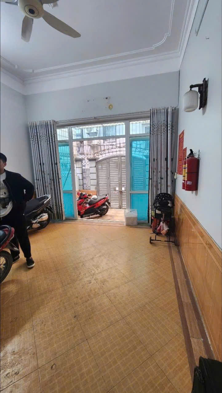 Cần bán gấp nhà Khương Đình 65m² – 6PN – Ngõ rộng Gần ô tô – Giá 9.8 tỷ - Ảnh chính