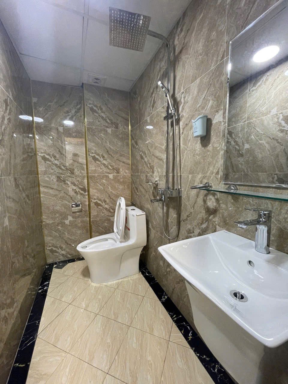 GIÁ NÀO CŨNG BÁN nhà ngõ An Dương Vương, giá 5.9 tỷ, 30m2x5T - Ảnh chính