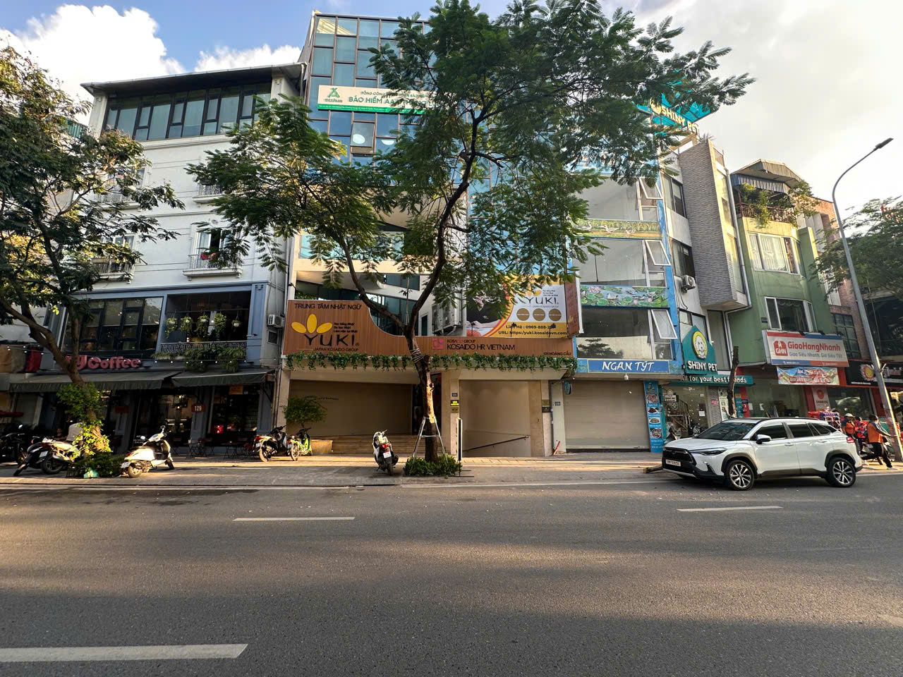 26 TỶ HOÀNG CẦU,DÂN XÂY CHẮC CHẮN,,KINH DOANH SẦM UẤT,Ở SƯỚNG 54 M2,MẶT TIỀN KHỦNG - Ảnh 1