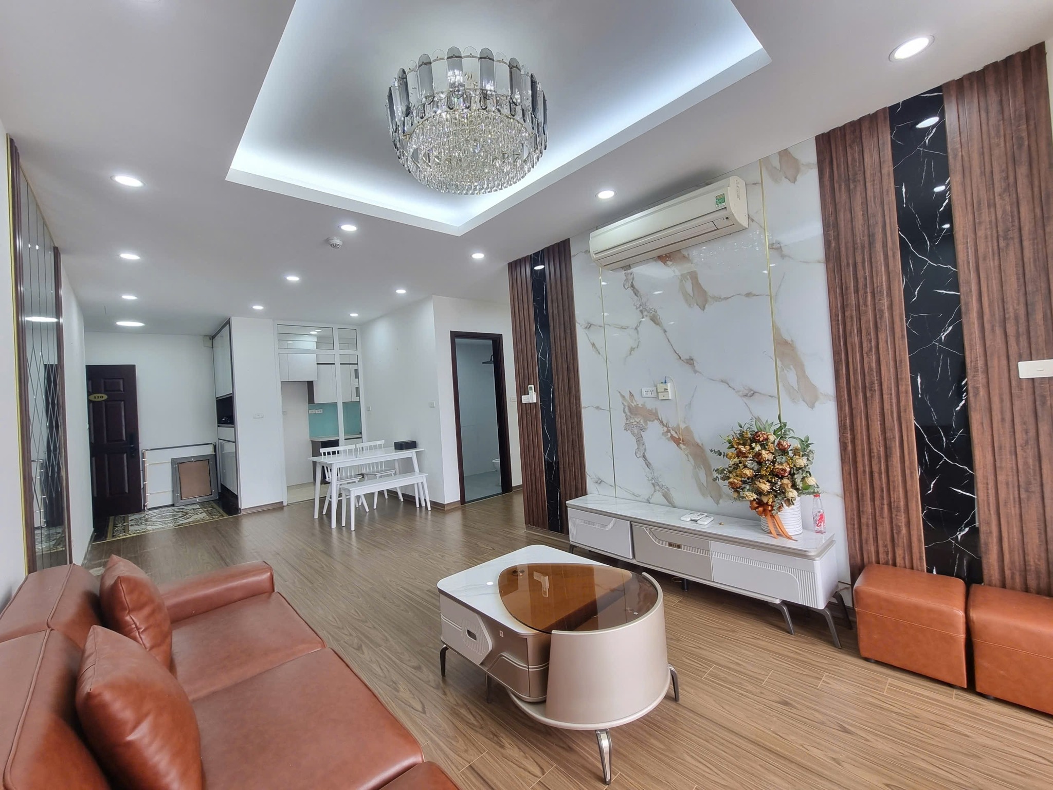 💥Tòa thương mại A10 Nam Trung Yên, Cầu Giấy 94m 3PN Tiện nghi, 8.3 Tỷ - Ảnh chính