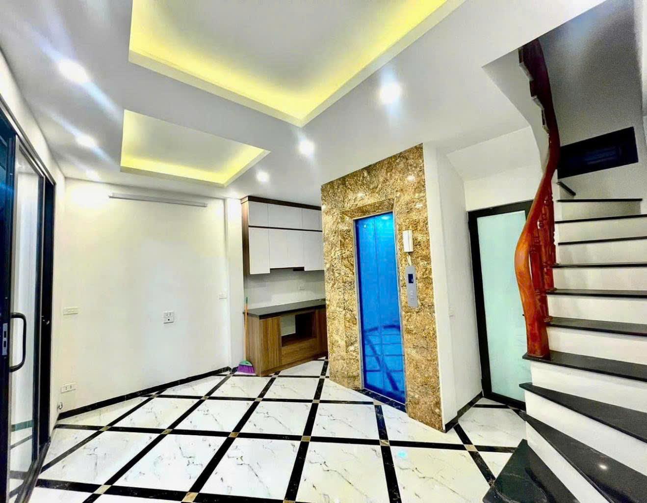 NHÀ ĐẸP - GIÁ TỐT - CẦN BÁN NHÀ CĂN GÓC THOÁNG TẠI Quỳnh Lôi - Hai Bà Trưng - Hà Nội - Ảnh chính