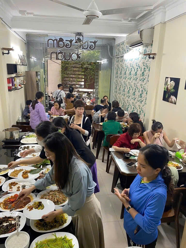 LÁNG HẠ 57M 5 TẦNG PHÂN LÔ - Ô TÔ TRÁNH - 50M RA PHỐ, GẦN MẶT HỒ - THÔNG TỨ TUNG - Ô CHỜ THANG MÁY - Ảnh 1