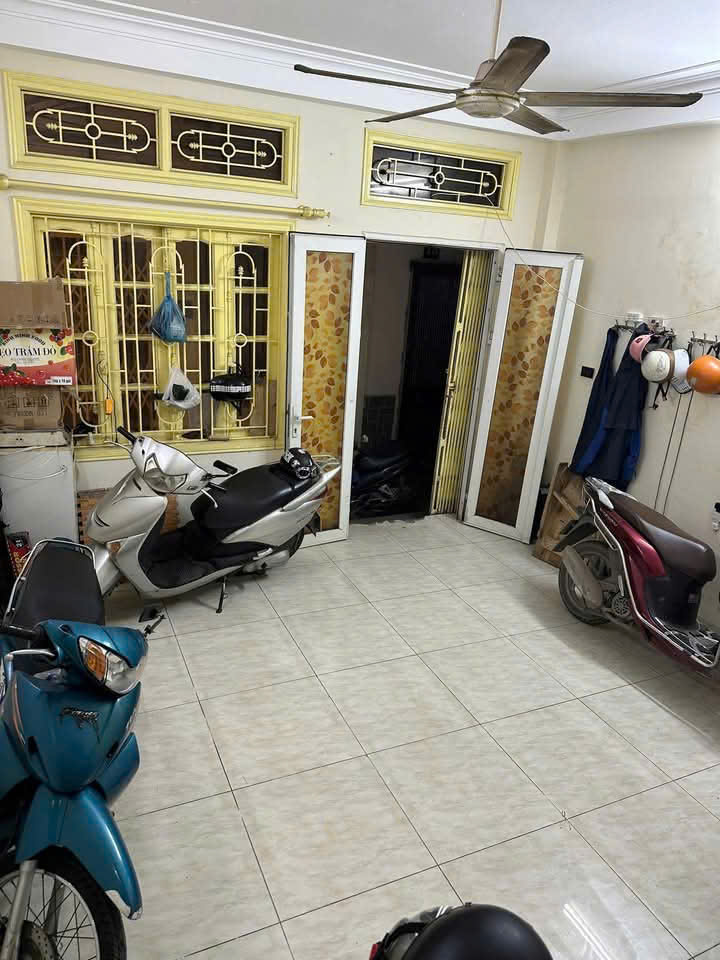 Cho thuê nhà nguyên căn Phố Hồng Mai,  quận Hai Bà Trưng 40m x 5T giá 12 triệu - Ảnh chính