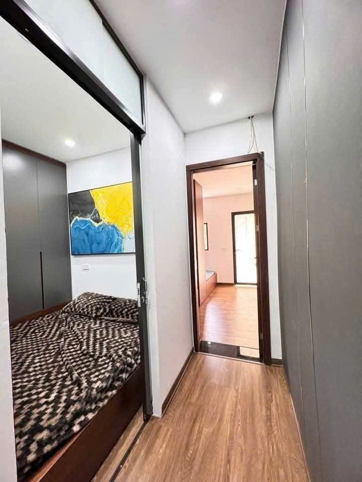 Cho thuê nhà nguyên căn Phố Hồng Mai,  quận Hai Bà Trưng 40m x 5T giá 12 triệu - Ảnh 1