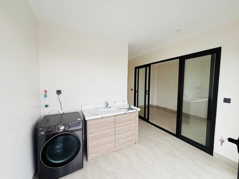 Chính chủ bán 73m2 nhà 6 tầng ngay cạnh phố Nông Vụ, Phúc Lợi. Đường phân lô bàn cờ, tiện ích nhiều - Ảnh 4