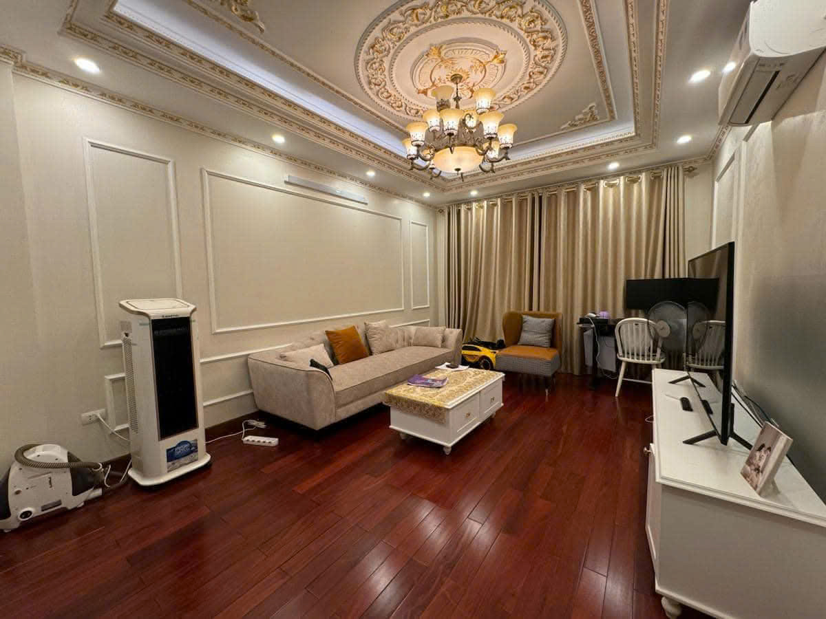 NHÀ PHÂN LÔ - CẦU GIẤY - Ô TÔ - THANG MÁY -KINH DOANH - VĂN PHÒNG - 40m - 5 Tầng - 12 tỉ. - Ảnh chính