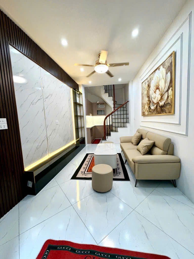 Bán nhà riêng, sát phố Minh Khai, quận Hai Bà Trưng, hàng hiếm, 22m2, 5 tầng, giá chỉ 5 tỷ 250 triệu - Ảnh 1