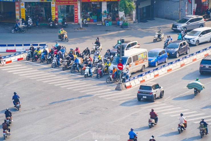 CẦU GIẤY - 110 M2 NHÀ MẶT PHỐ NGAY NGÃ TƯ - VỈA HÈ RỘNG - KINH DOANH SIÊU ĐỈNH - CHỈ HƠN 100TR/M2 - Ảnh 1