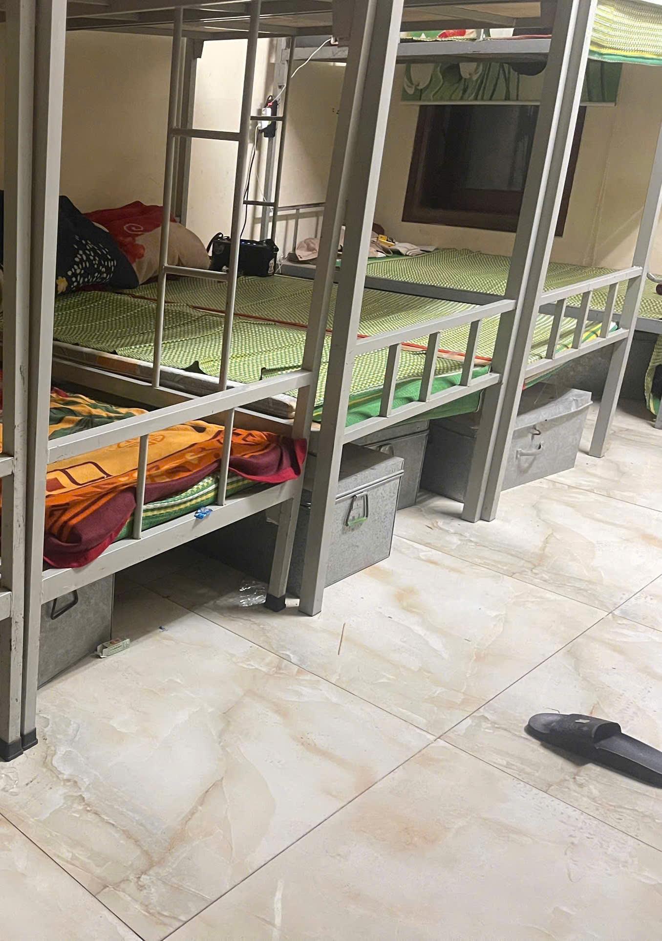 Cho thuê lâu dài từng tầng riêng biệt  - mỗi tầng  80 m2 có tháng máy   -  7 triệu /tầng /tháng - Ảnh 4