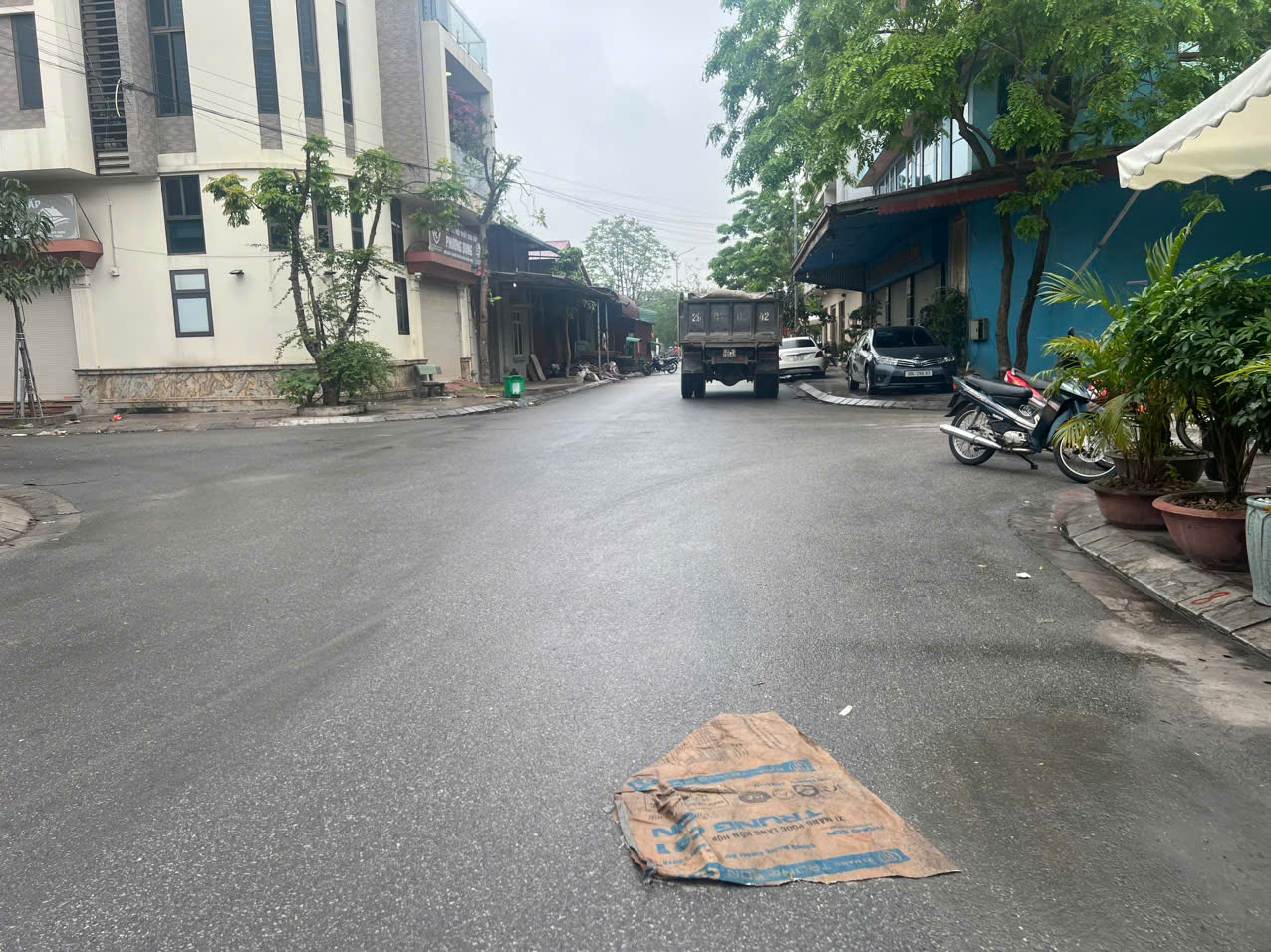 Diện tích: 85 m² mặt tiền 5 m giá 4 tỷ  Ưu điểm nổi bật:<br> Đường trước nhà rộng – 3 ô tô tránh nhau - Ảnh 1