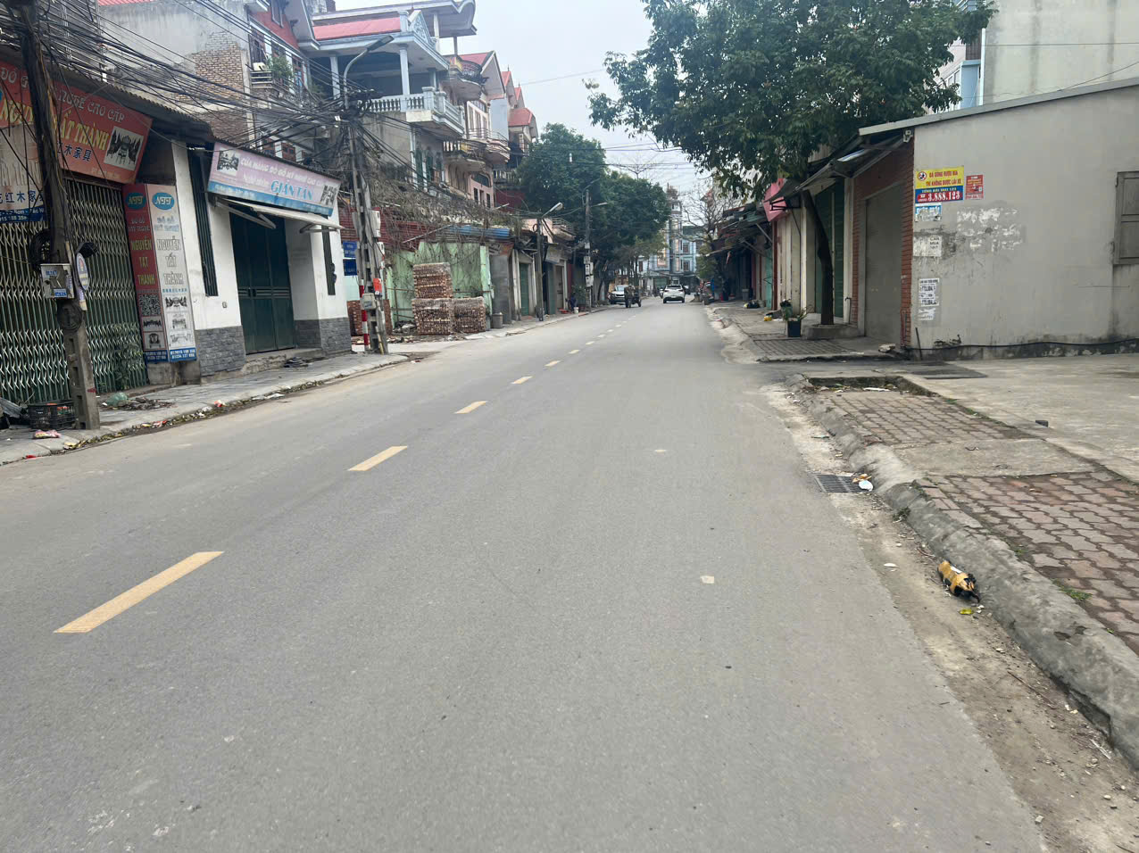 Diện tích: 85 m² mặt tiền 5 m giá 4 tỷ  Ưu điểm nổi bật:<br> Đường trước nhà rộng – 3 ô tô tránh nhau - Ảnh chính