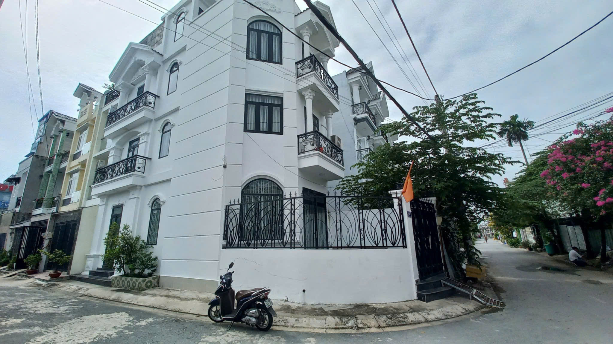 Bán Nhà Góc 2 Mặt Tiền Đường 49, Hiệp Bình Chánh, Thành Phố Thủ Đức - Ảnh chính