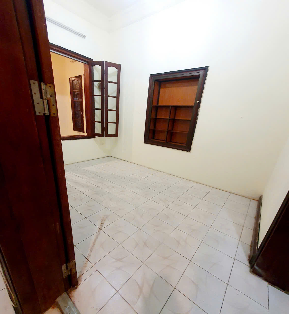Cho thuê nhà làm CHDV, homestay, VP ở Đội Cấn, Ba Đình 112m, 3PN2VS giá 15tr - Ảnh chính