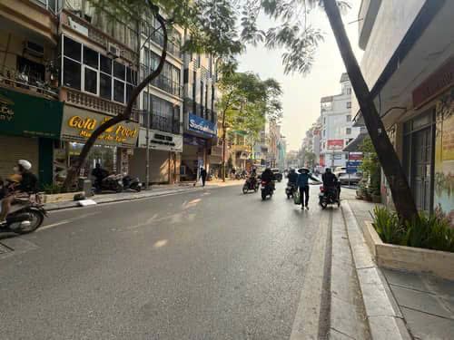 NHÀ ĐẸP THUỴ KHUÊ Ở LUÔN, CÁCH 1 NHÀ RA MẶT PHỐ, MẶT TIỀN RỘNG, NGÕ NÔNG , HIẾM 10M RA PHỐ - Ảnh chính