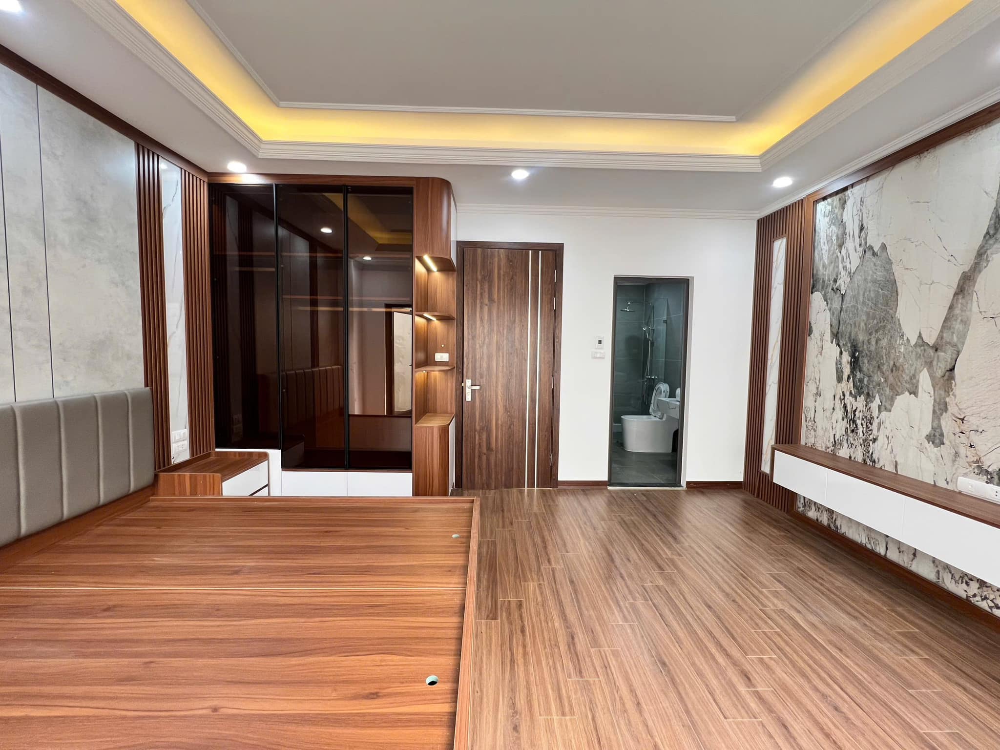 Nhà Đẹp Nguyễn Trãi 6 Tầng Thang Máy 65m2x6 Tầng Giá Chỉ 20 Tỷ. - Ảnh 3