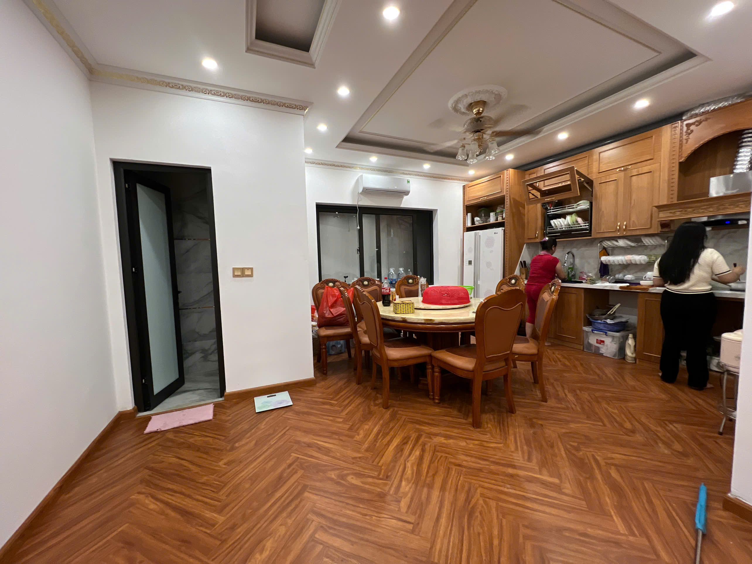 PHONG CÁCH THƯỢNG LƯU, NHÀ VIỆT HƯNG 100M, 5T, MT6M, NỞ HẬU, THANG MÁY, GARA,NỘI THẤT NHẬP - Ảnh 3