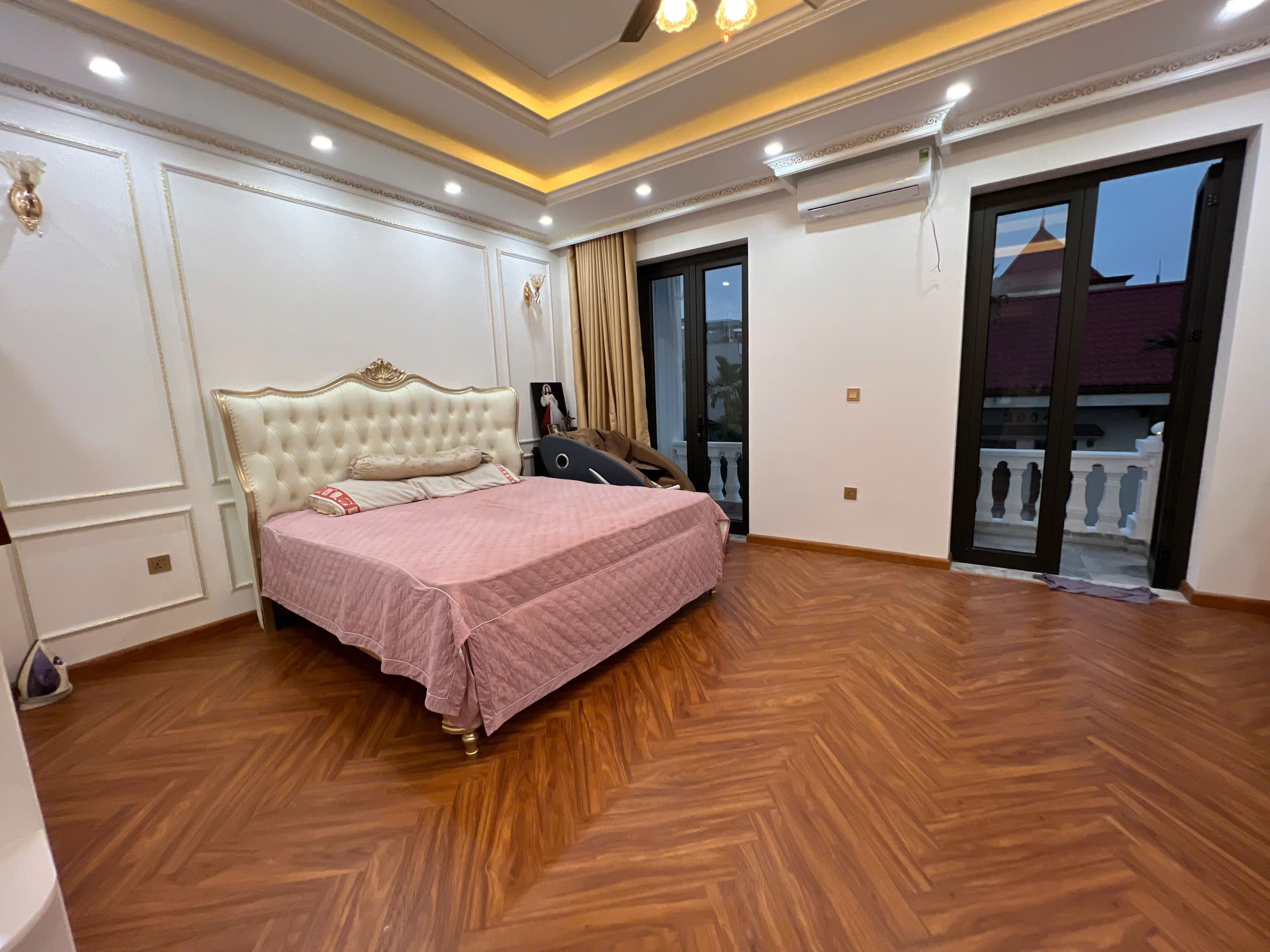 PHONG CÁCH THƯỢNG LƯU, NHÀ VIỆT HƯNG 100M, 5T, MT6M, NỞ HẬU, THANG MÁY, GARA,NỘI THẤT NHẬP - Ảnh chính