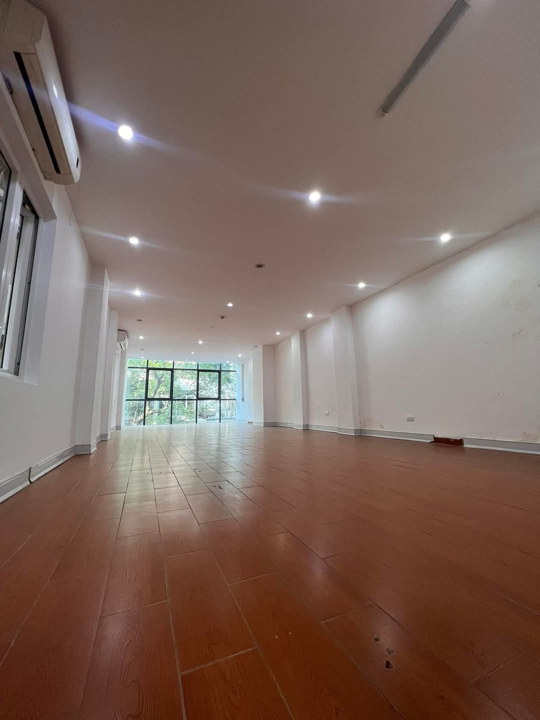 MẶT PHỐ THI SÁCH HAI BÀ TRƯNG, VỊ TRÍ ĐẮC ĐỊA HIẾM KINH DOANH ĐỈNH, DT 110M2 - 10 TẦNG - 110 TỶ - Ảnh 2