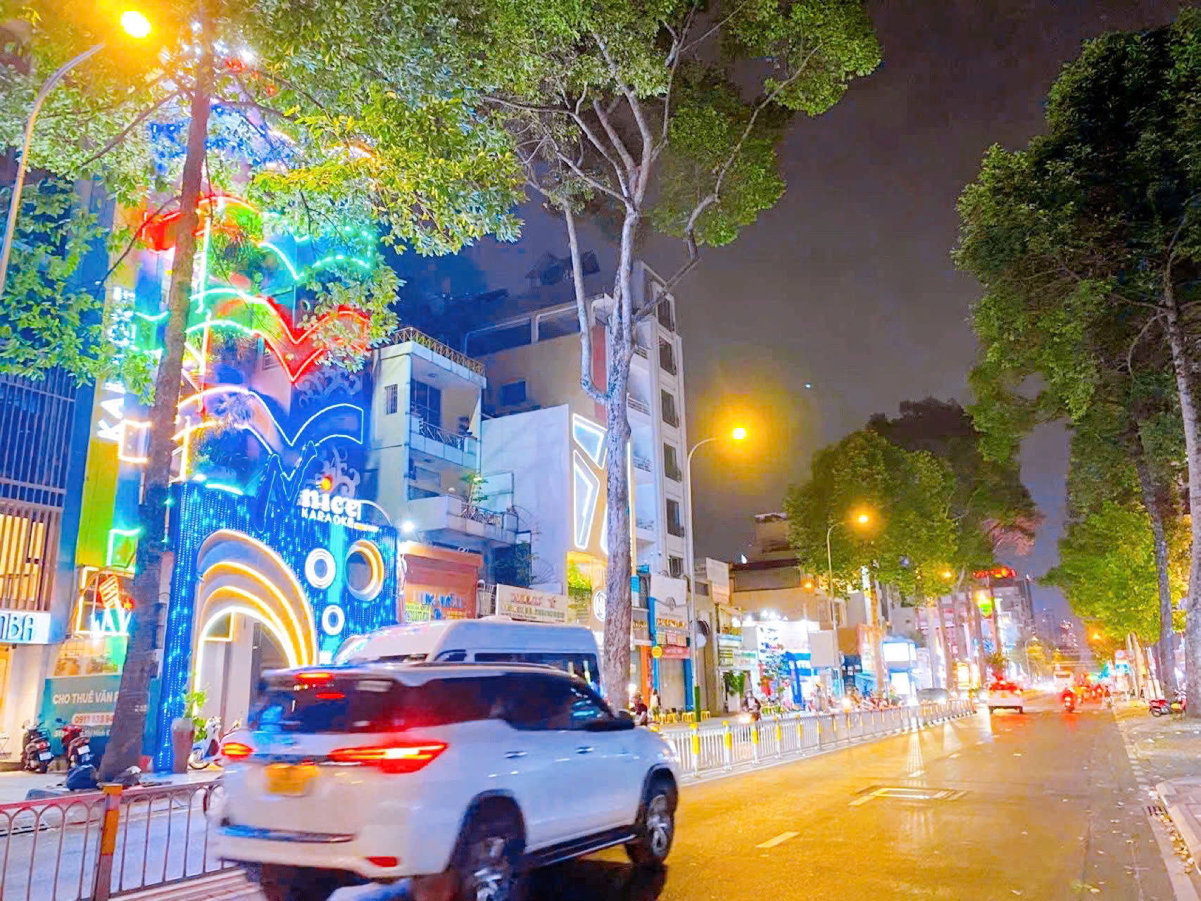 Bán nhà mặt tiền Nguyễn Thị Minh Khai, QUẬN 3, Diện tích 10 x 32 m, Gía 125 tỷ - Ảnh 1