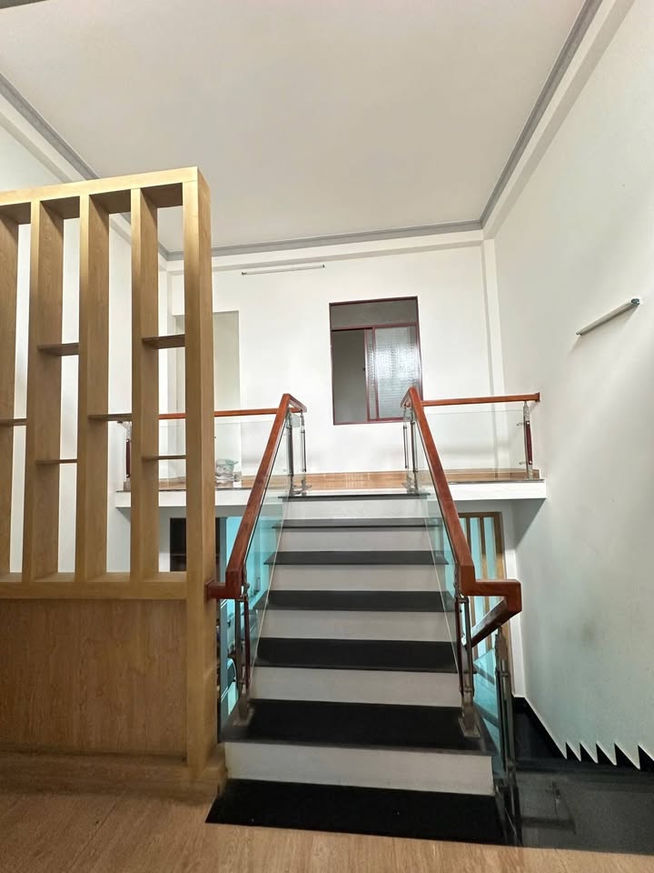 NHÀ 2 TẦNG, 90M2, FULL NỘI THẤT, ĐƯỜNG MỘC BÀI 7 - HOÀ MINH, LIÊN CHIỂU - CHỈ 4.2X T*Ỷ - Ảnh 1