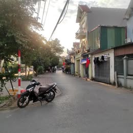 Thiết kế hiện đại: Nhà xây mới 5 tầng, thiết kế thông thoáng có thang máy tiện nghi.Trung tâm Sài Đồ - Ảnh chính