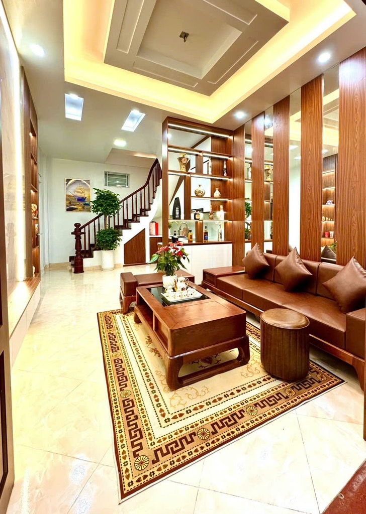 Bán nhà Hoàng Hoa Thám, nhà và nội thất lung linh, 8.6 tỷ - Ảnh chính
