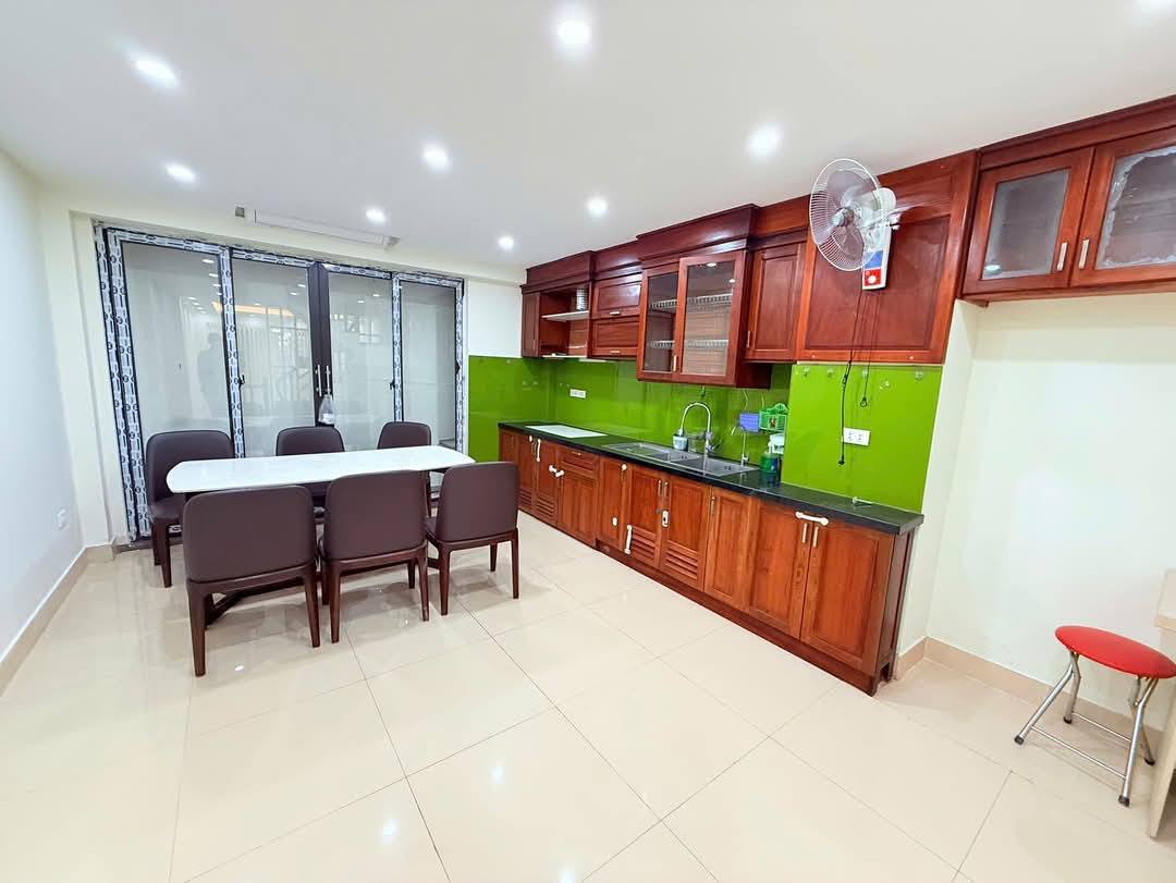 Bán Nhà Ngõ 8 Phố Lê Quang Đạo 48,6m2 x 5 tầng, ngõ thông rộng sát ô tô, với 4 phòng ngủ đầy đủ - Ảnh 2
