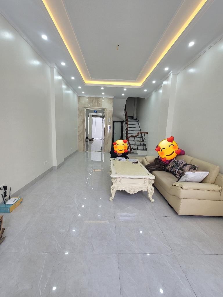 HÀNG ĐẸP NGUYỄN VĂN CỪ - 6 TẦNG THANG MÁY - Ô TÔ ĐỖ CỬA - SỔ VUÔNG VẮN - NHIỀU CHẤM GẦN PHỐ - NGÕ - Ảnh 1
