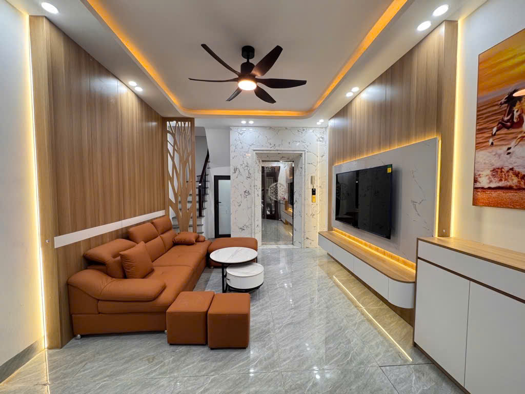 Bán nhà phố Xã Đàn_Nhà Mới Ở Ngay_Thang Máy Xịn_43mx5T_Giá: 8.8 Tỷ_Lh: 0396935190. - Ảnh 1