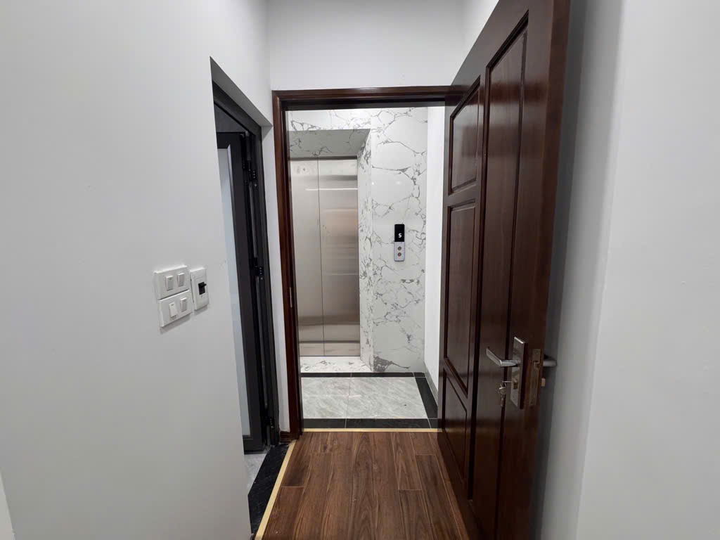 Bán nhà phố Xã Đàn_Nhà Mới Ở Ngay_Thang Máy Xịn_43mx5T_Giá: 8.8 Tỷ_Lh: 0396935190. - Ảnh 3