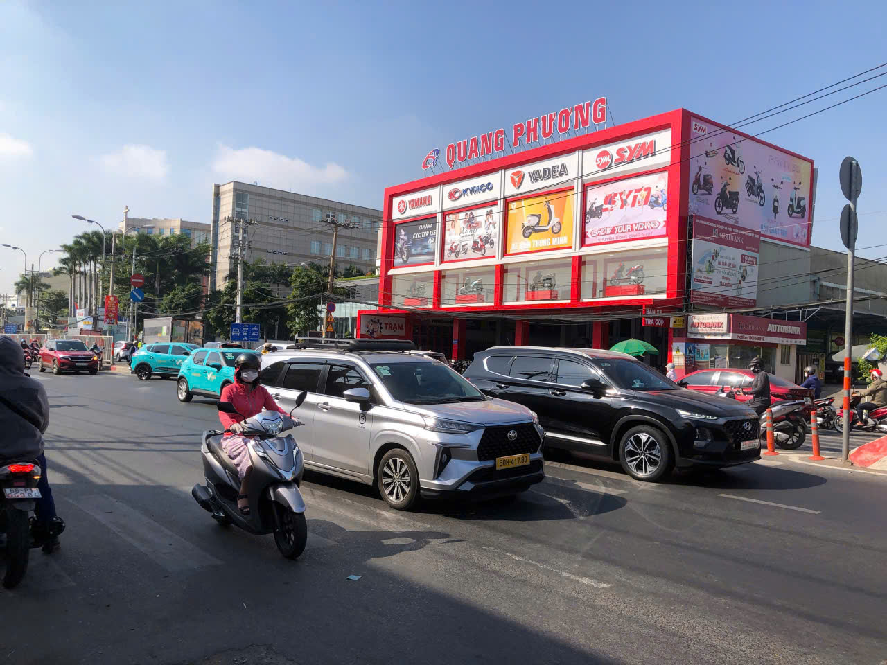 BÁN ĐẤT TẶNG NHÀ CÓ 8 PHÒNG TRỌ MẶT TIỀN QUỐC LỘ 13 GIÁ YÊU THƯƠNG - Ảnh 3