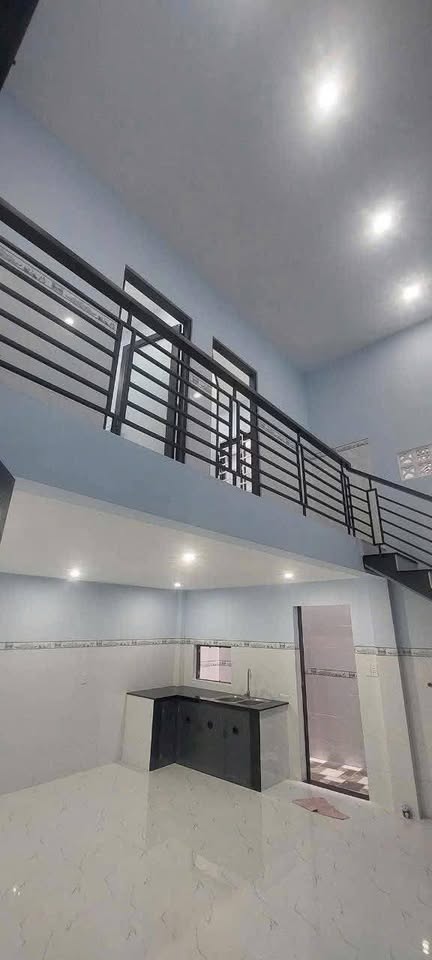 Nhà mới tinh 75m2, sẵn máy lạnh, phòng ngủ rộng gần mặt tiền, Uỷ Ban, Trường Học - Ảnh 1
