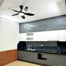 BÁN NHÀ GẤP TẠI LONG BIÊN TIỆN ÍCH NGẬP TRÀN,Ô TÔ NHỎ ,40m2 ,4 TẦNG 1 BƯỚC RA PHỐ NHỈNH 4 TỶ - Ảnh chính