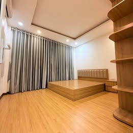BÁN NHÀ GẤP TẠI LONG BIÊN TIỆN ÍCH NGẬP TRÀN,Ô TÔ NHỎ ,40m2 ,4 TẦNG 1 BƯỚC RA PHỐ NHỈNH 4 TỶ - Ảnh 1