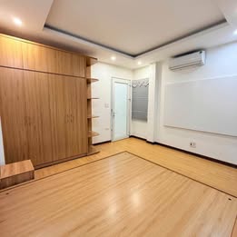 BÁN NHÀ GẤP TẠI LONG BIÊN TIỆN ÍCH NGẬP TRÀN,Ô TÔ NHỎ ,40m2 ,4 TẦNG 1 BƯỚC RA PHỐ NHỈNH 4 TỶ - Ảnh 3